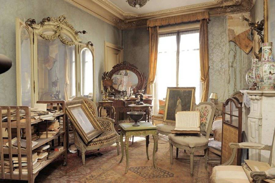 Time Capsule Apartment in Paris Abandoned 70 Years Ago
