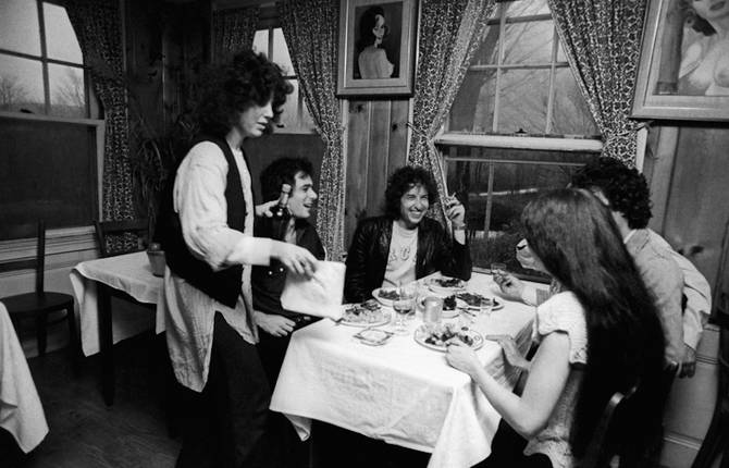 Intimate Backstage Photographs of Bob Dylan