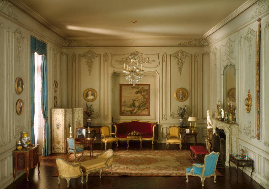 Miniatures Replicas of Old European and American Interiors