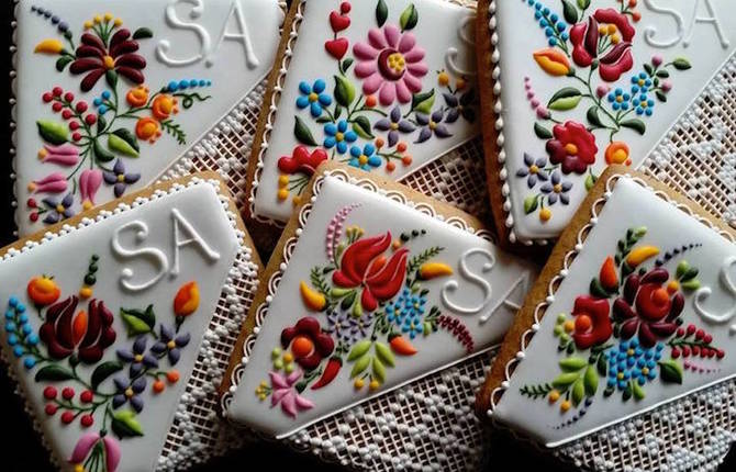 Cookies Decorations Inspired by Embroidery