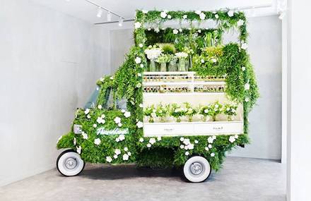 Vintage Vehicle Turned into a Fantastic Pop-Up Flower Shop