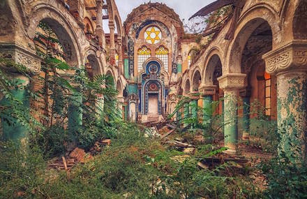 Perfect Shots of Abandoned Locations