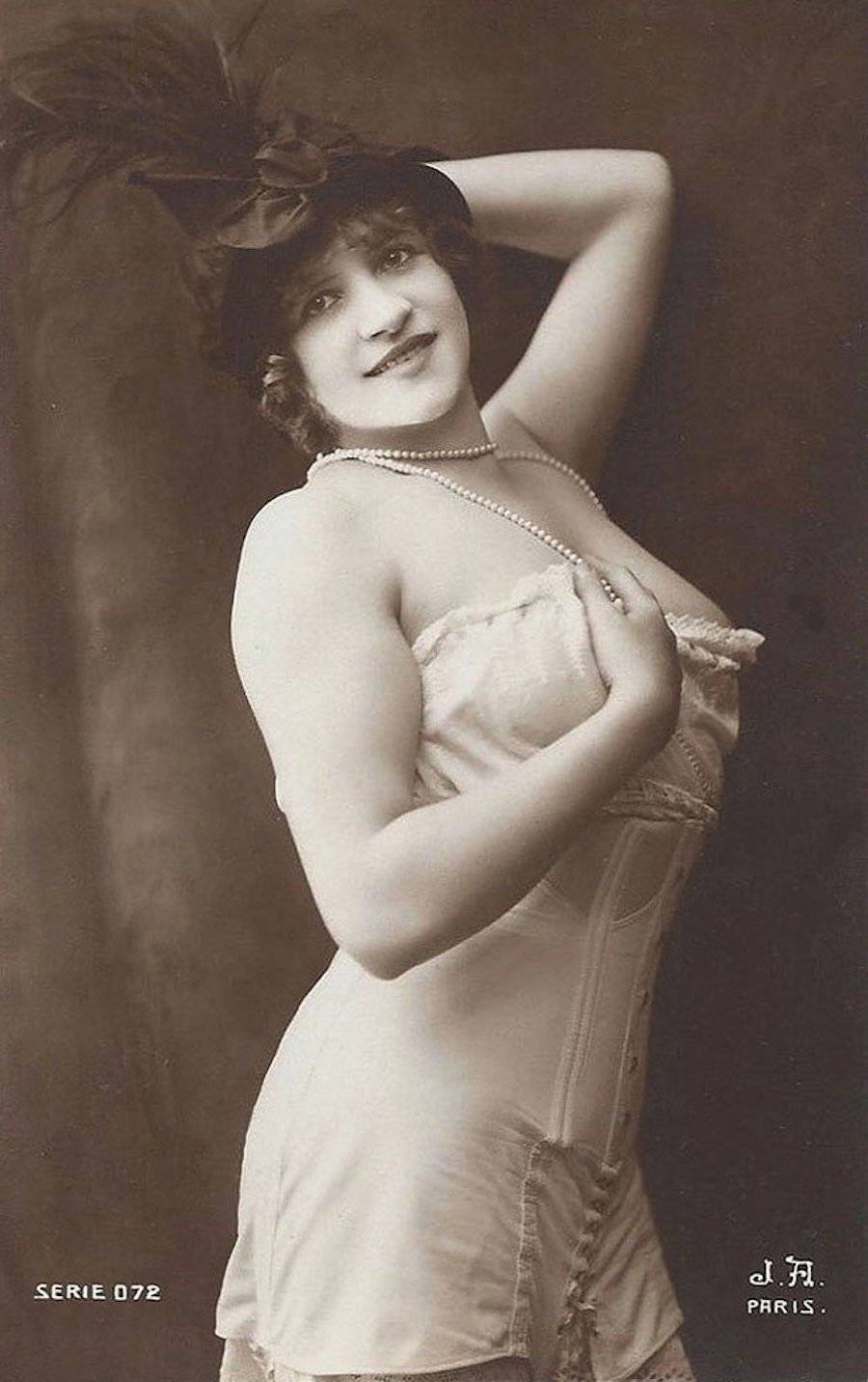 The Beauty of Women Captured 100 Years Ago - Fubiz Media
