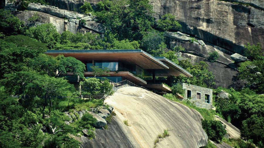 Fantastic Futuristic House Built on a Cliff
