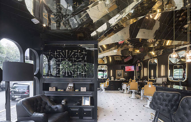 Gold and Black Barbershop in Mexico City