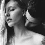 touchingandintimatephotographsofcouples-7