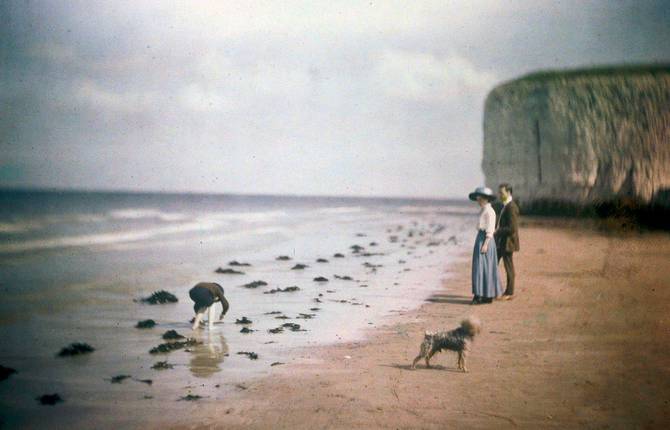 Dreamlike Colored Photographs from the start of the 20th century