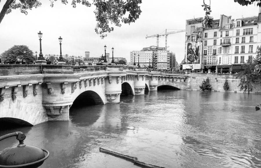 Black & White Pictures of Paris Underwater