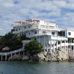 Gorgeous Pictures of the Dunbar Rock Villa in the Caribbean8