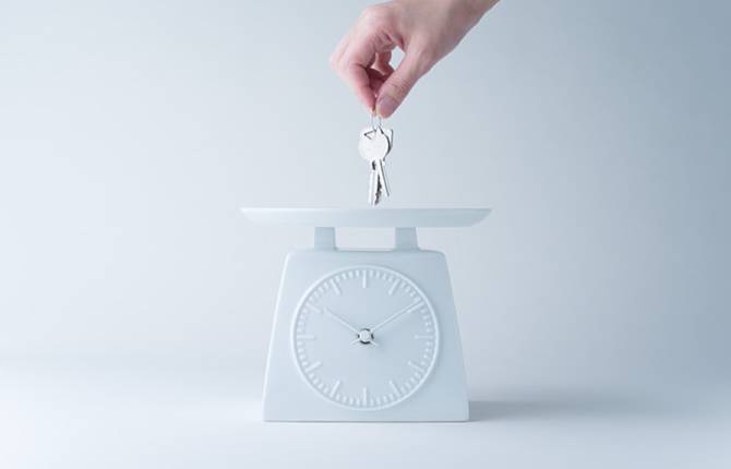 Minimalist Porcelain Clocks Like a Scale