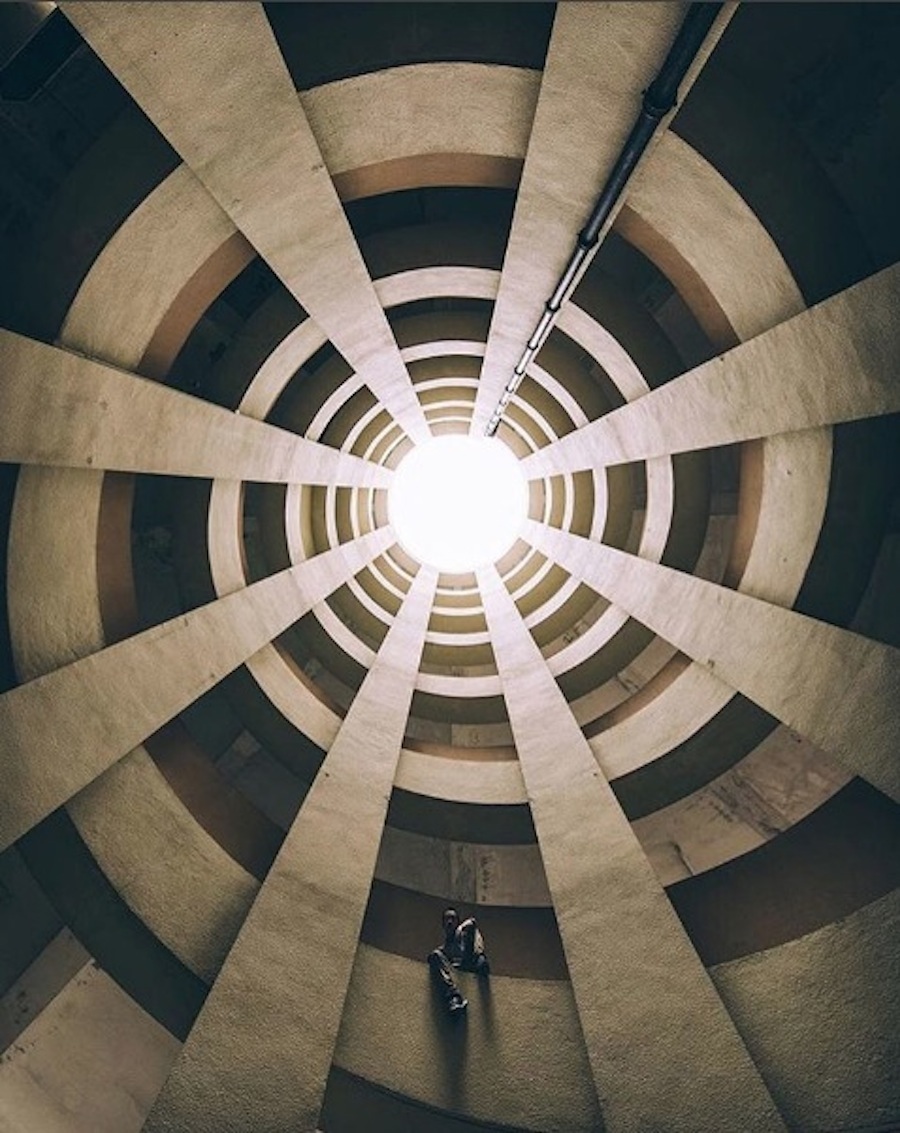 Gorgeous Instagram Account  Focusing on Symmetrical Architecture-2