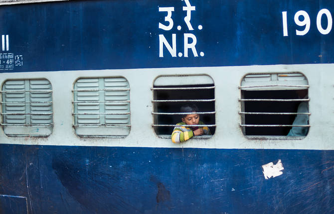 Fascinating Portraits of Passengers of a Train to Jaipur