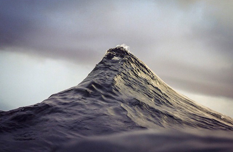 Impressive Photographs of Waves Looking Like Mountains-12