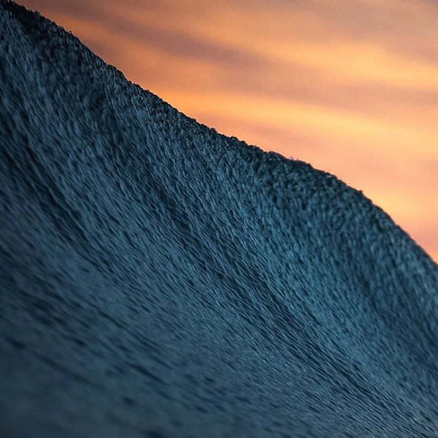 Impressive Photographs of Waves Looking Like Mountains-17