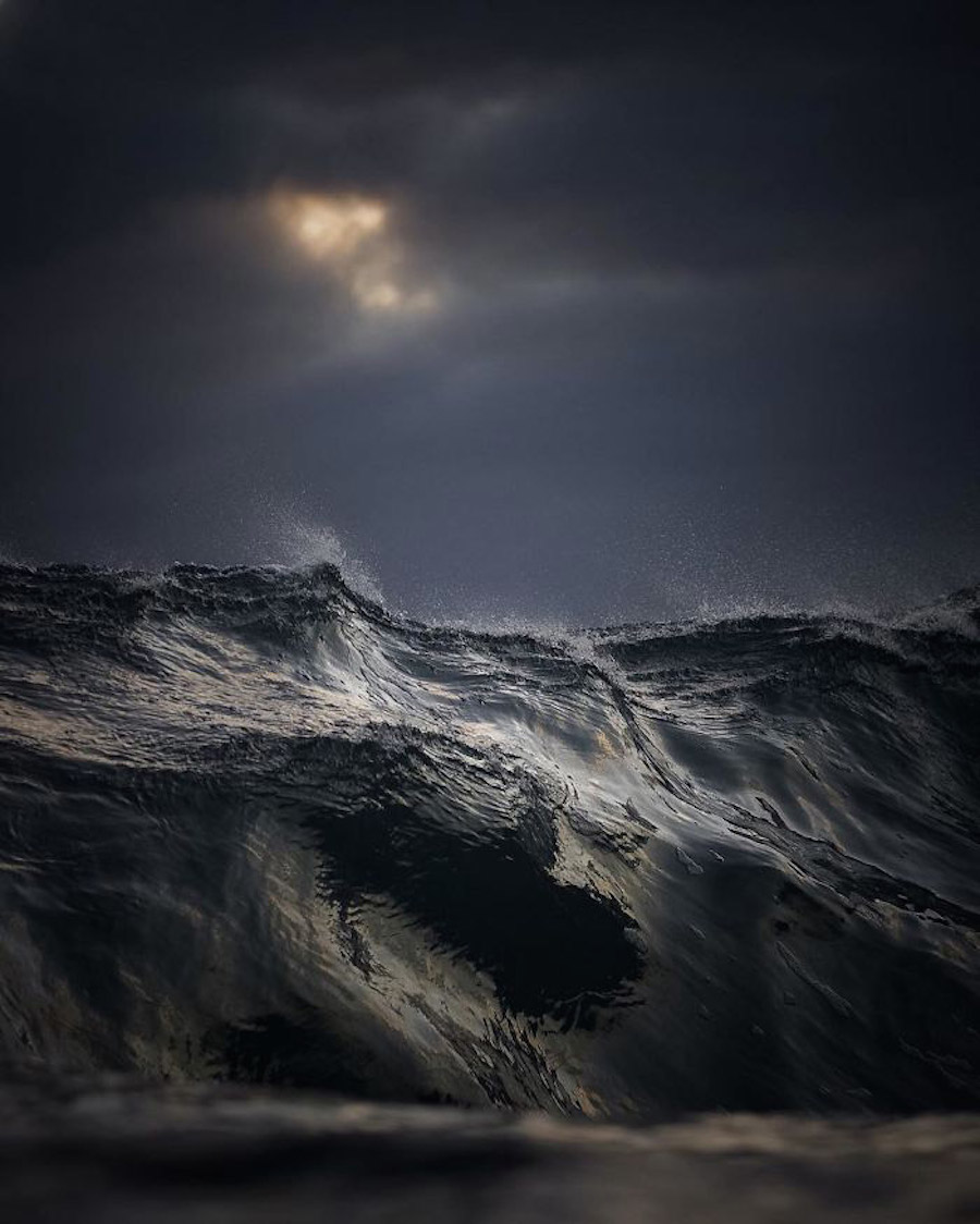 Impressive Photographs of Waves Looking Like Mountains-3