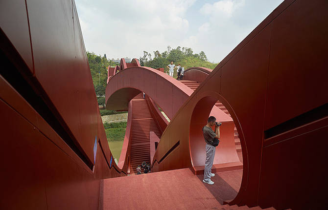 Playful Architectural Bridge in China