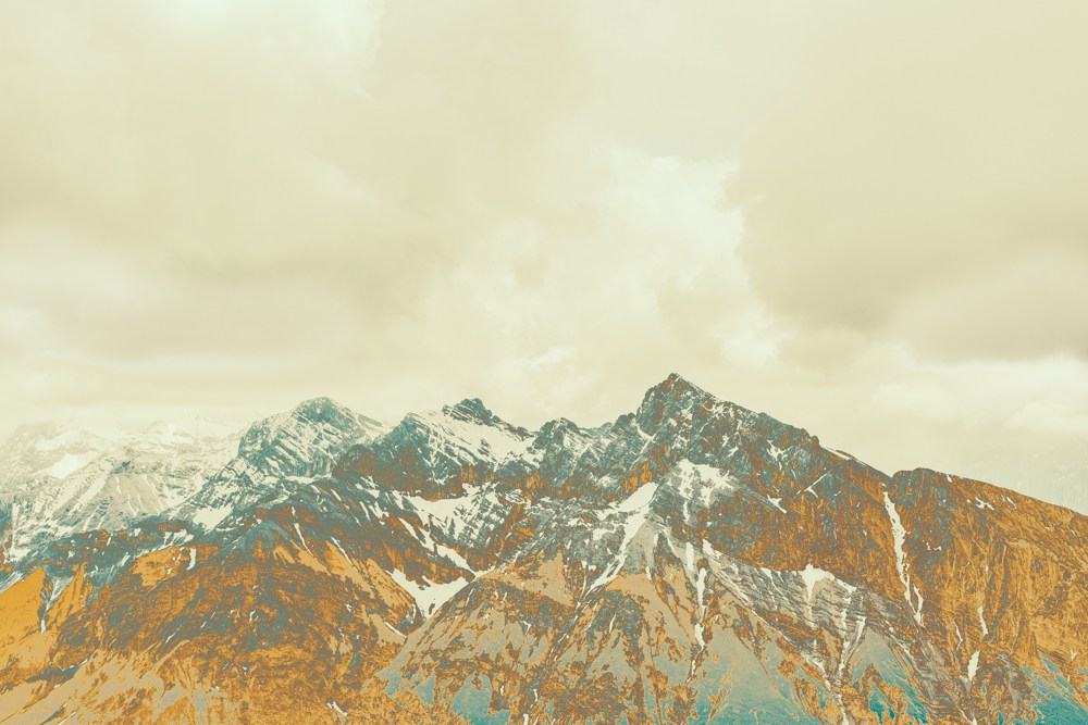 Stunning Gold Tribute to Mountains Media