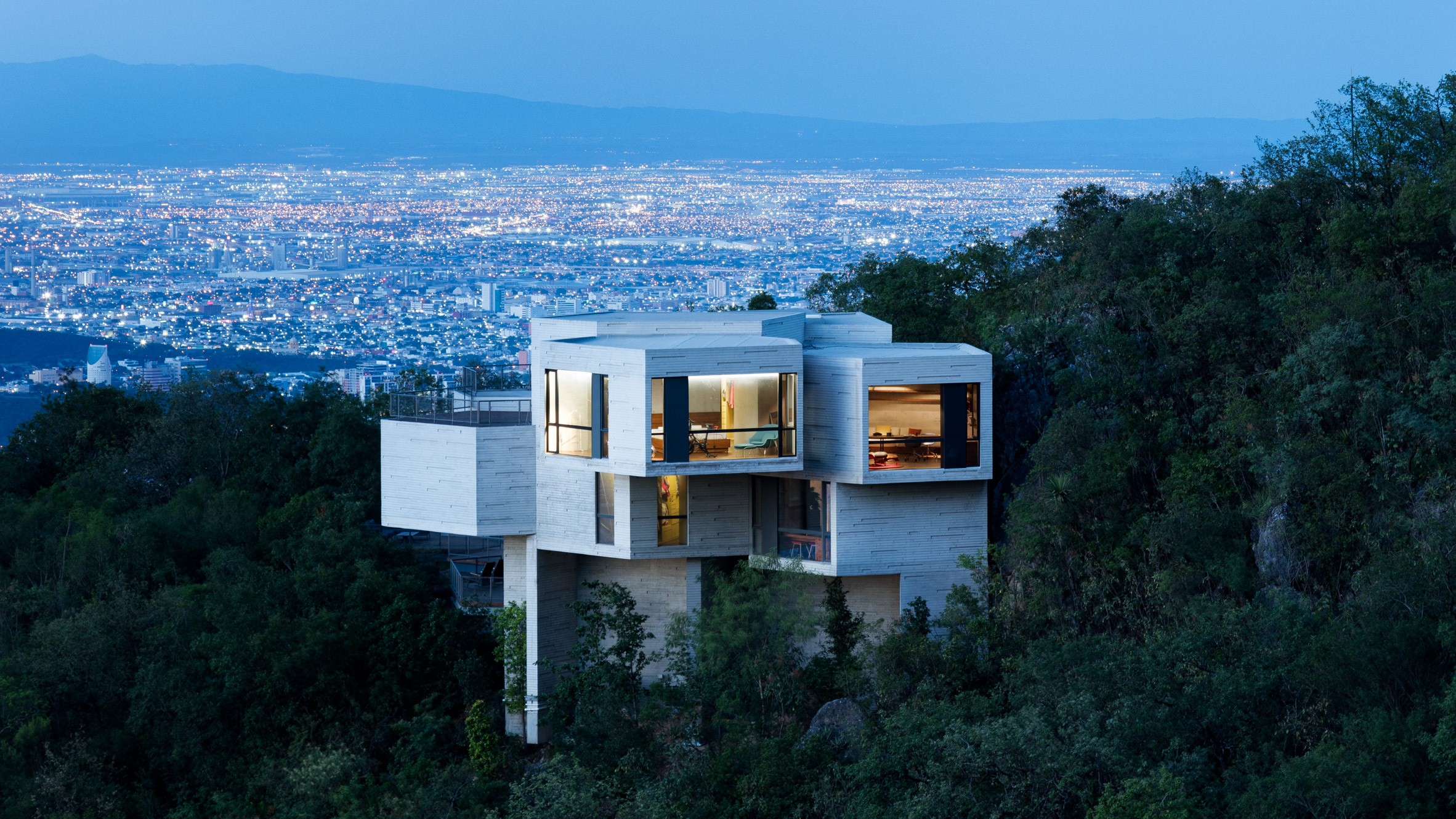 Magnificent Residence on the Hill of Monterrey