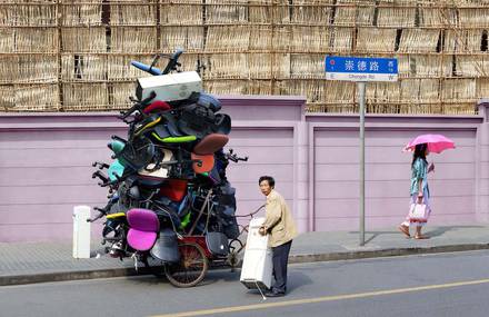 Beautiful Homage to Couriers of Shanghai