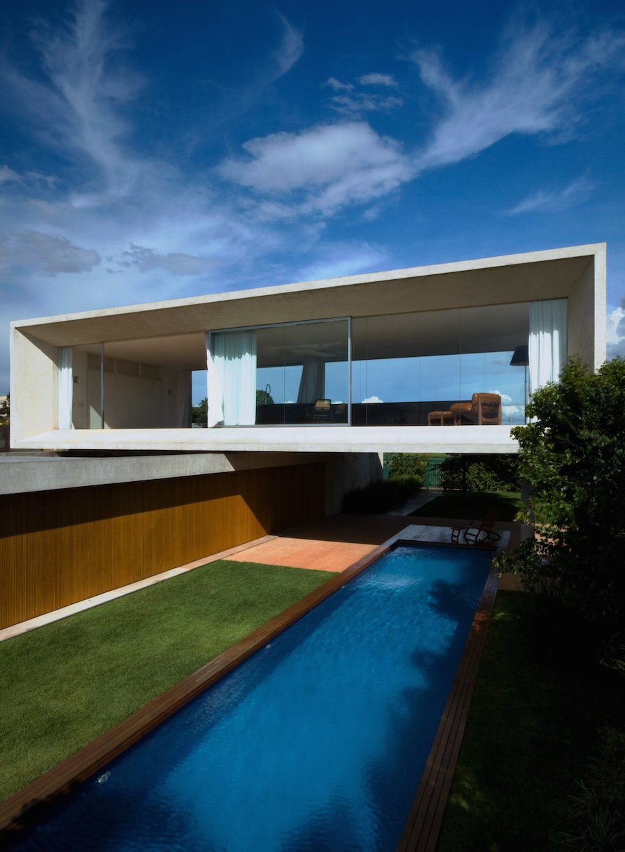 Magnificent Osler House in Brazilia