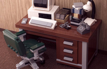 Realistic Vintage Desktops in LEGO