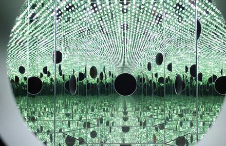 Infinity Mirror Rooms and Dreamy Installation by Yayoï Kusama