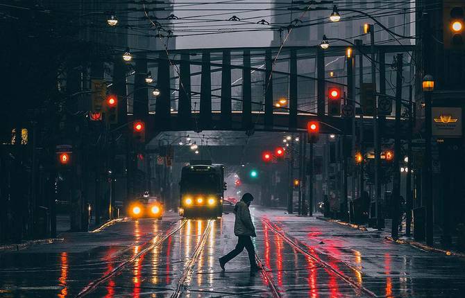 A Cinematic Stroll Through Toronto At Night