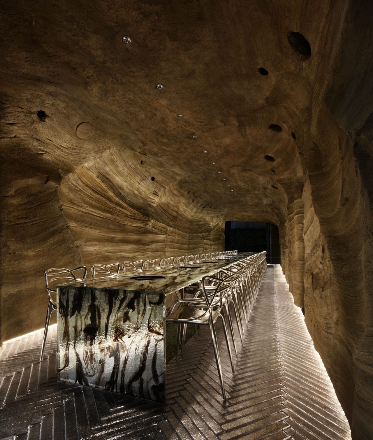 fubiz-nikunotoriko_roppongi-architecture-03.jpg