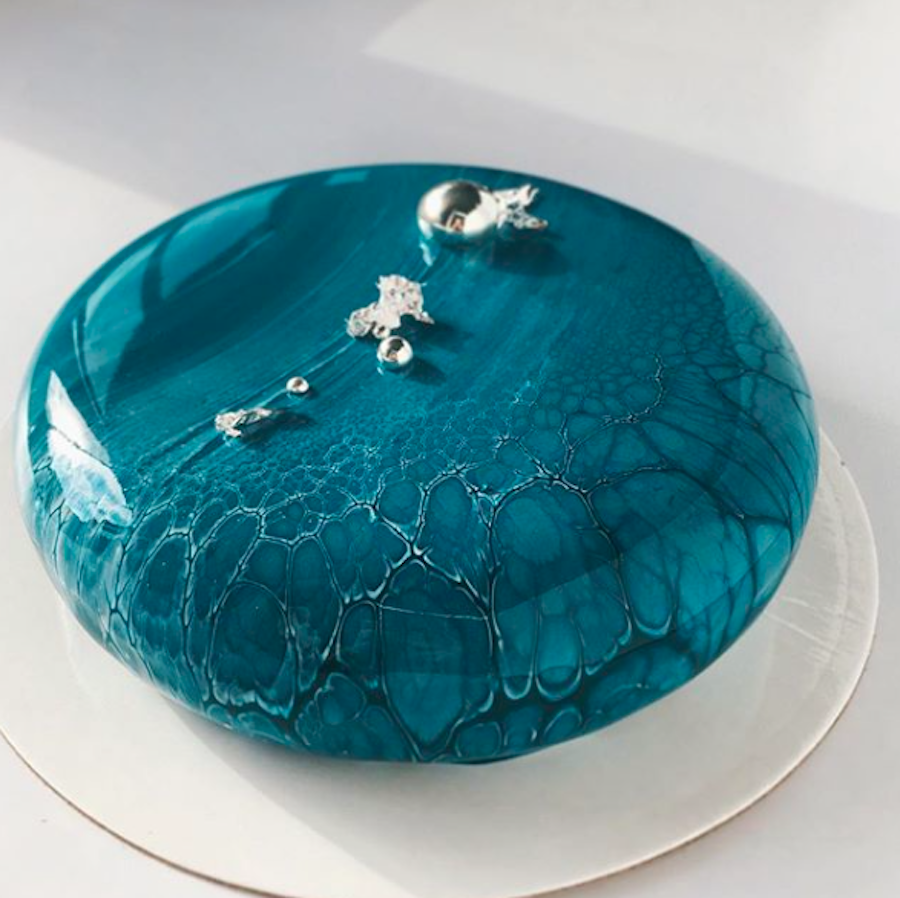 Stunning Mirror Cakes Media