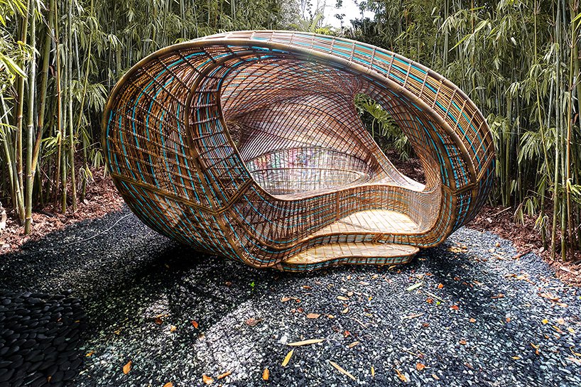 A Cocoon Designed for Contemplation and Communication