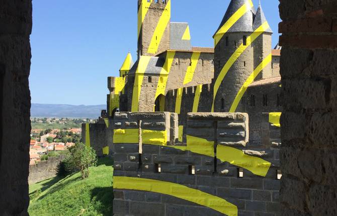 Huge Optical Illusion in Carcassonne