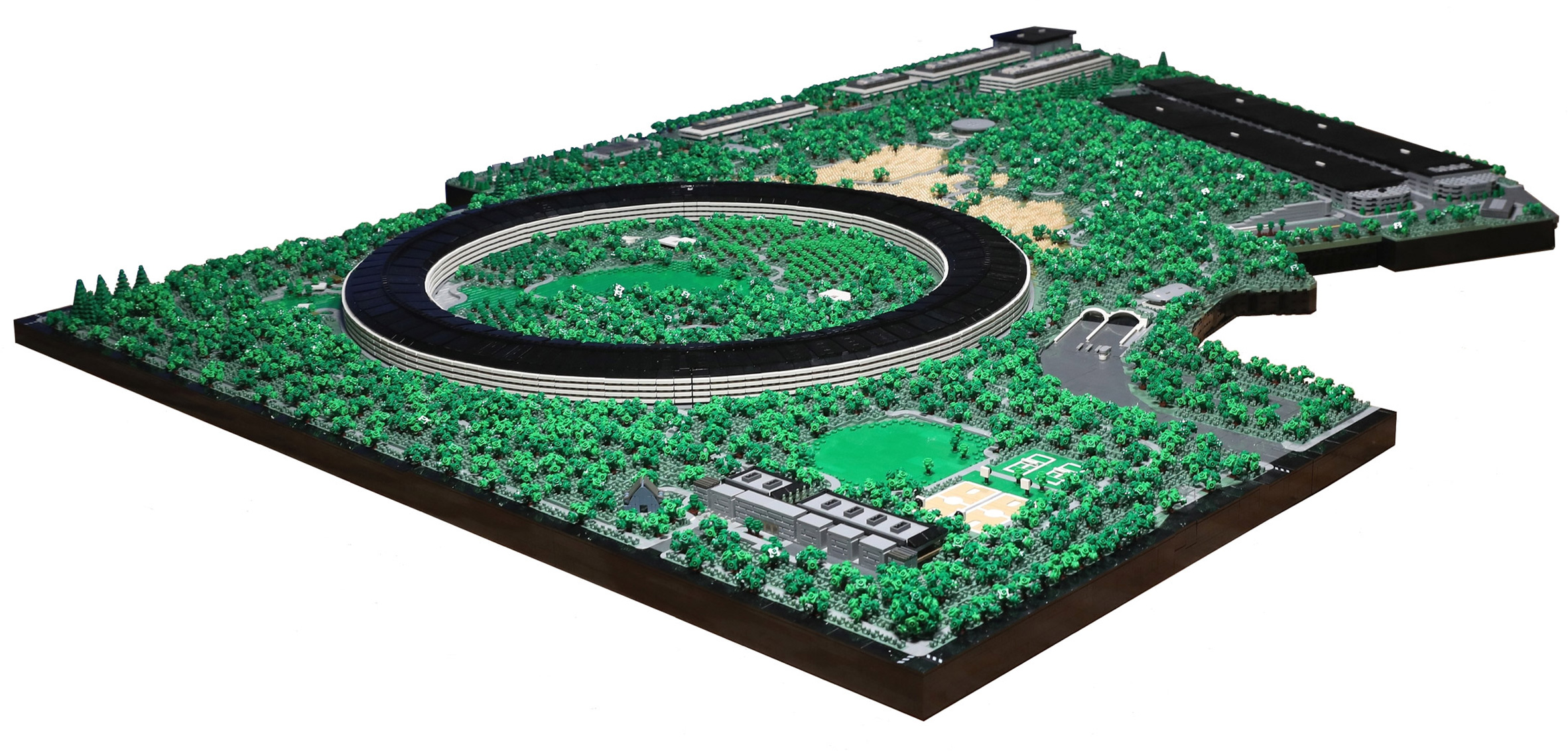 Apple Park Lego Reconstitution