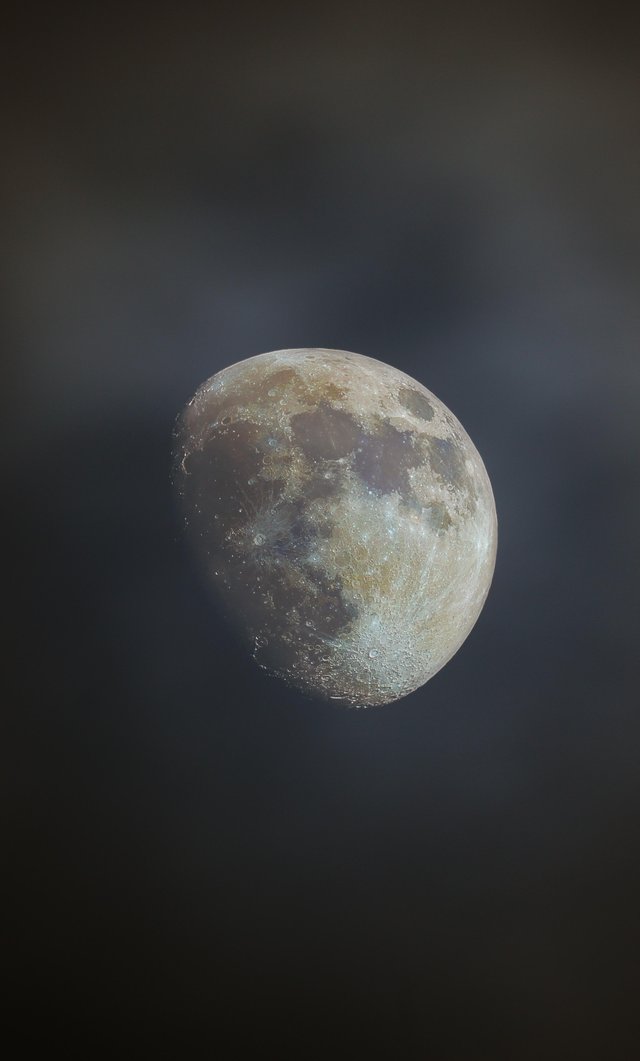 صور رهيبة للقمر 