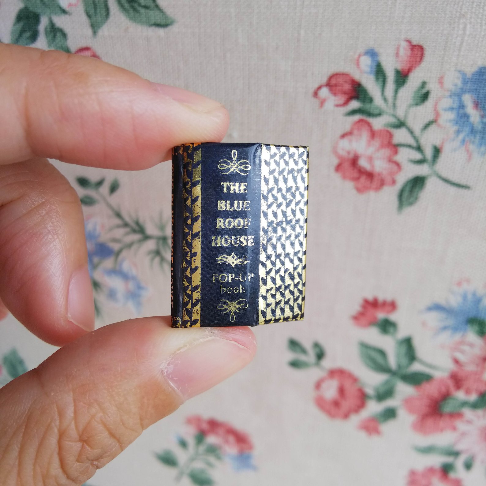 miniature pop up dollhouse book