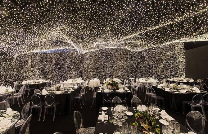 An Amazing Restaurant Immerse People in the Milky Way