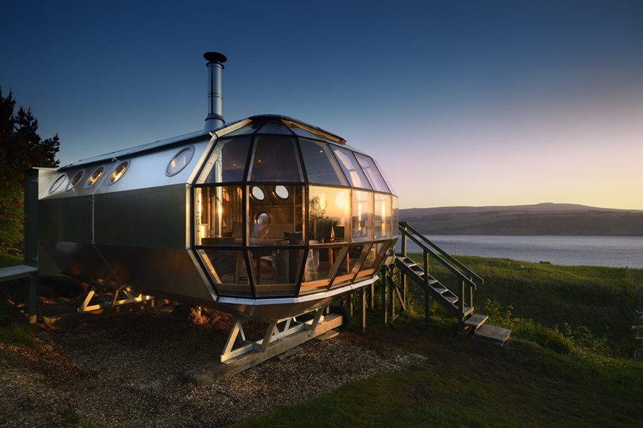 Dreamy Aluminium and Wooden Tiny House