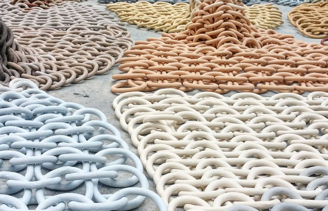 Meandering Ceramic Chains by Cecil Kemperink
