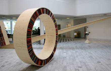 Circular Walking Bookshelf