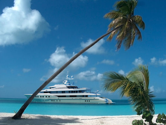 red-square-luxury-yacht