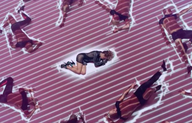 Kylie Minogue – Get Outta My Way