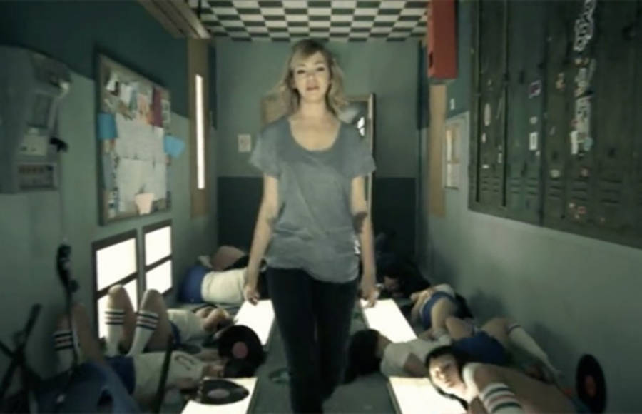Uffie – Difficult