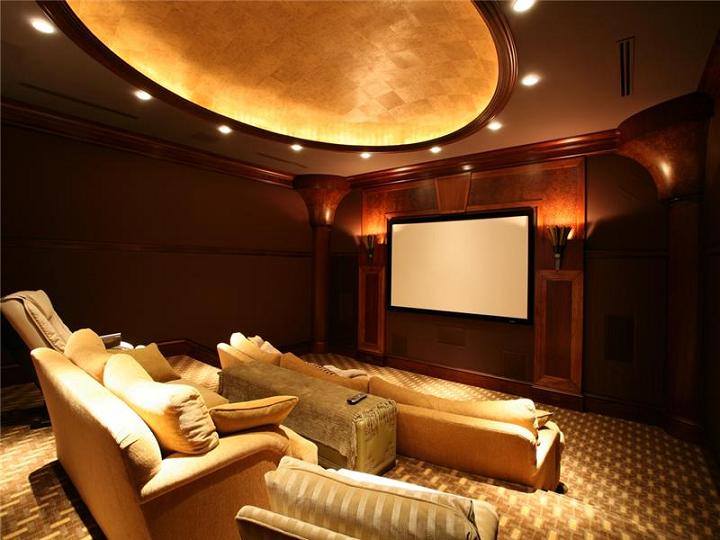 tv-theatre-viewing-room-in-house