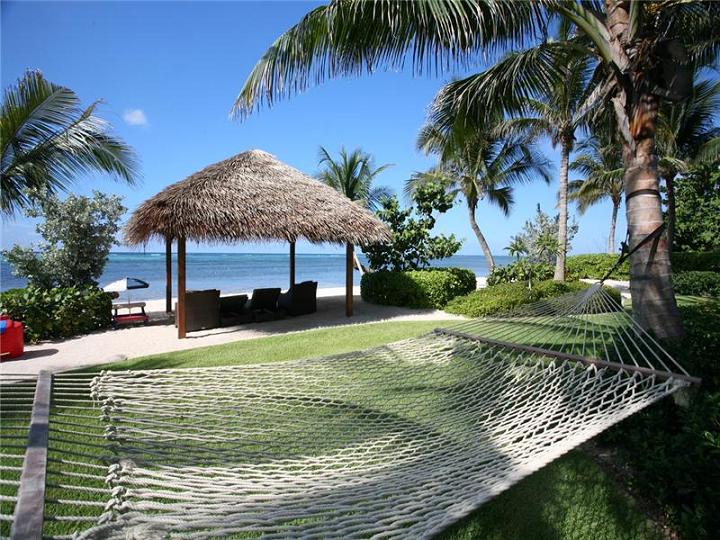 view-of-the-ocean-from-mansion