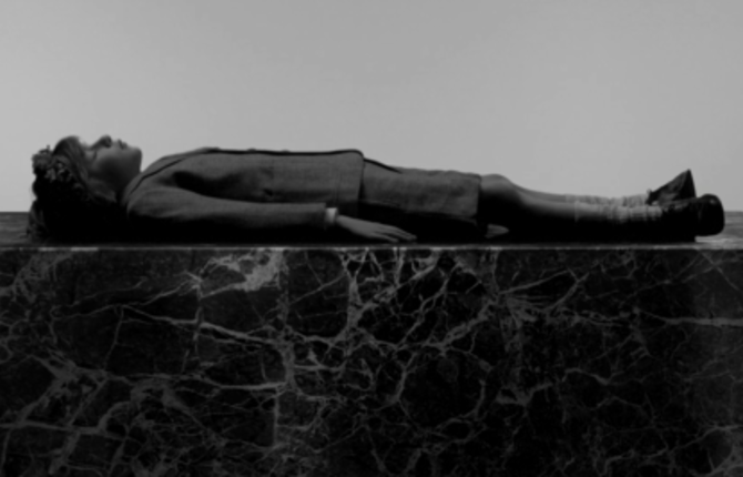 Woodkid – Iron