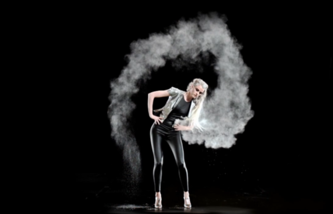 3D Holographic Fashion Show