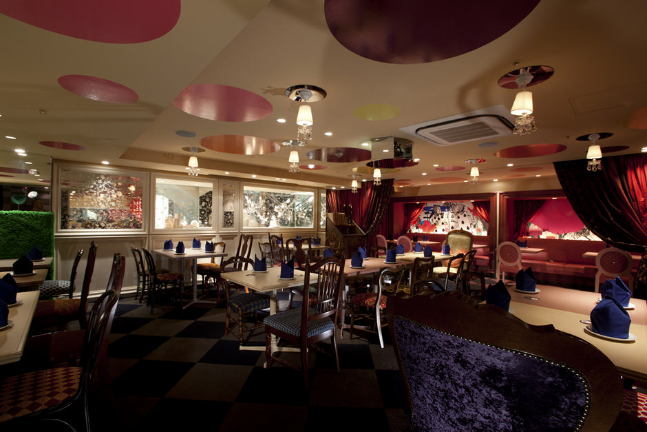 alice-in-wonderland-restaurant4