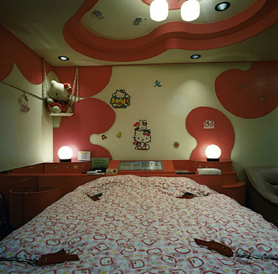 japans-love-hotels9