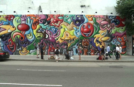 Liu Bolin – Graffiti Mural