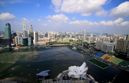 Welcoming Hand of Singapore