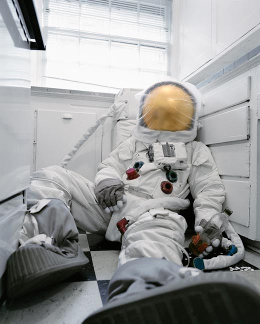 56_astronautsuicidesneildacosta04
